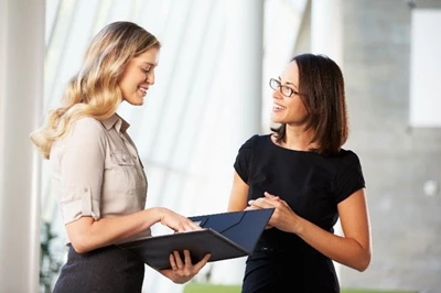 Why presentation folders are essential to your Des Moines business | Allegra Des Moines