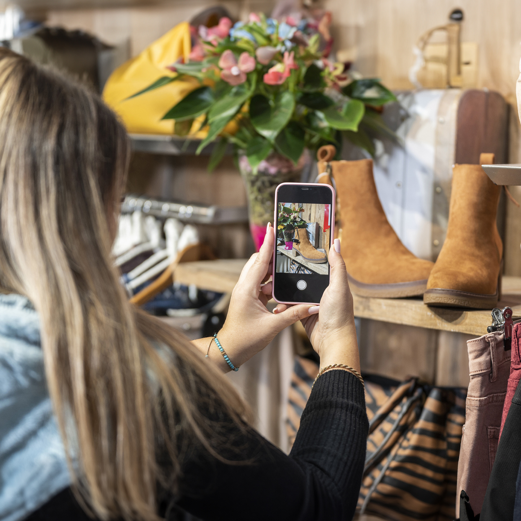 social media sharing photos